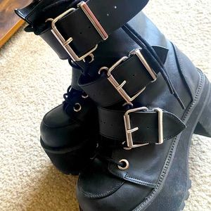 Size 7 Demonia platform boots